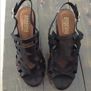 Black Wedges